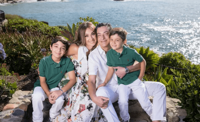 Turn Vacation Moments Into Family Heirlooms With a Portrait Session Built Around Connection